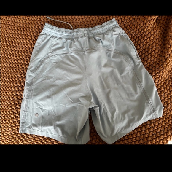Men’s small lululemon lined Pace Breaker Shorts 7” inseam- Breeze Blue - Picture 2 of 2